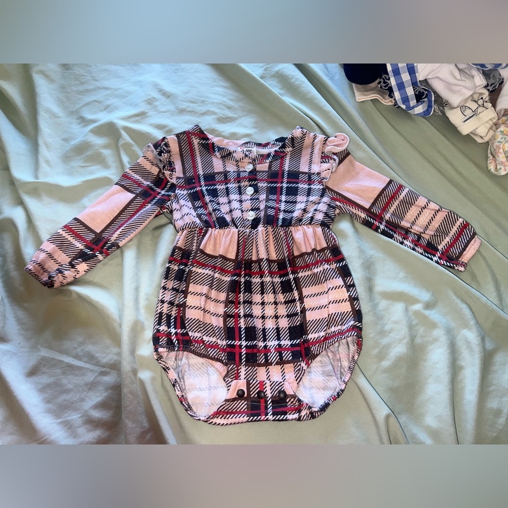 Baby Girl Plaid Long Sleeve Romper 6-9 Months – Holiday / Fall Outfit